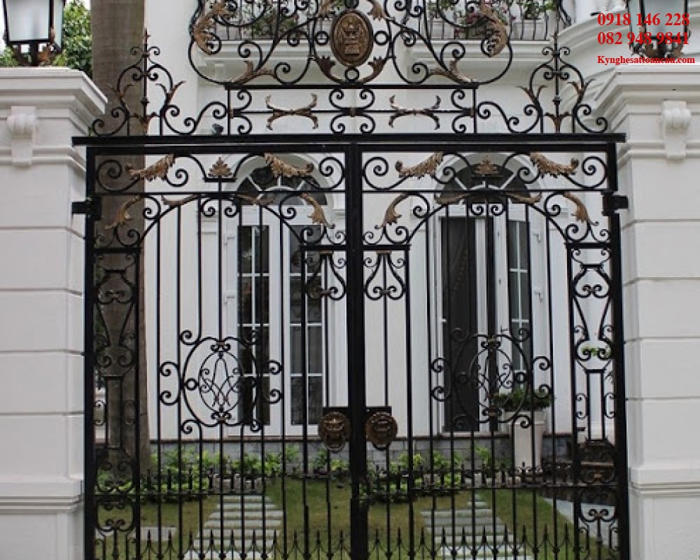Cửa cổng sắt mỹ thuật CCS03