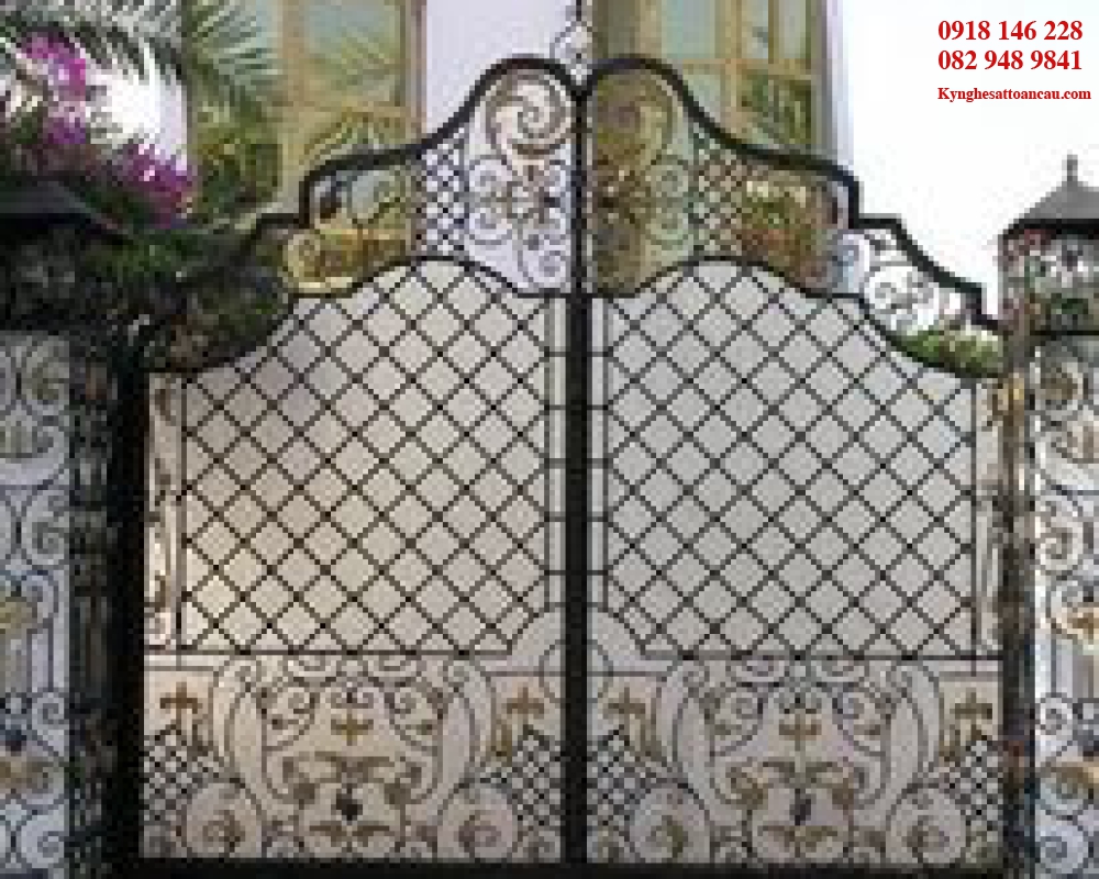 Cửa cổng sắt mỹ thuật CCS03