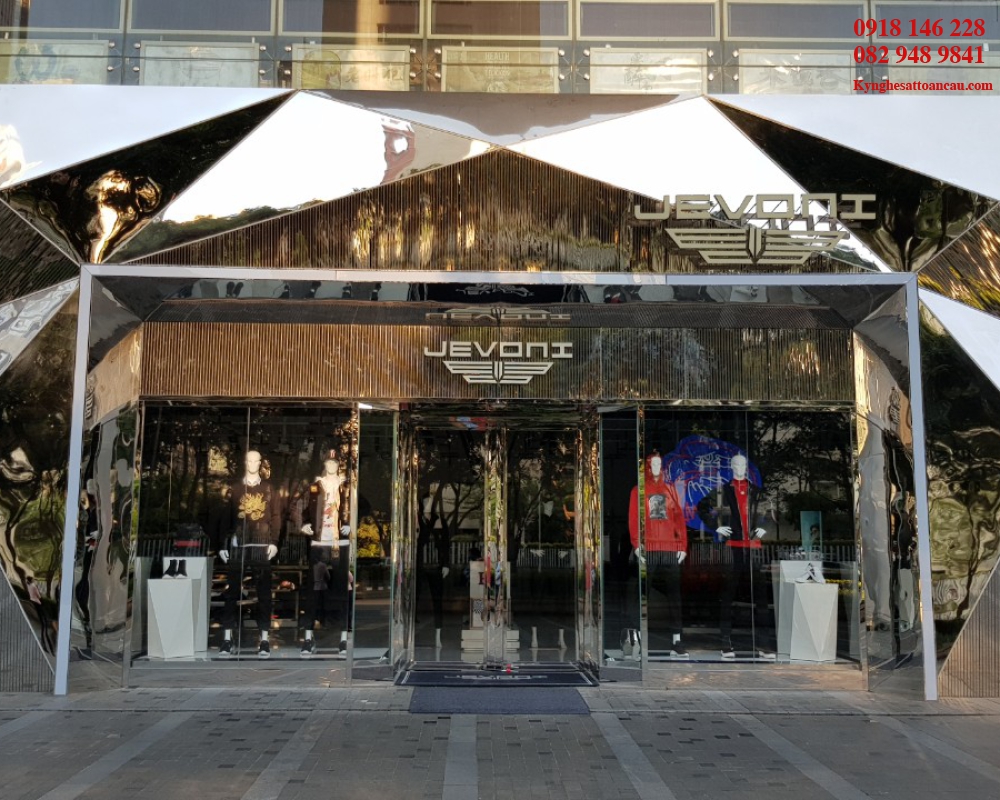 Cửa cổng mạ vàng CC4