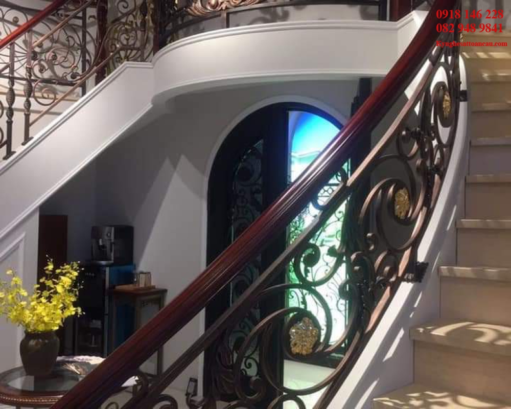 Cầu thang sắt mỹ thuật CTX002