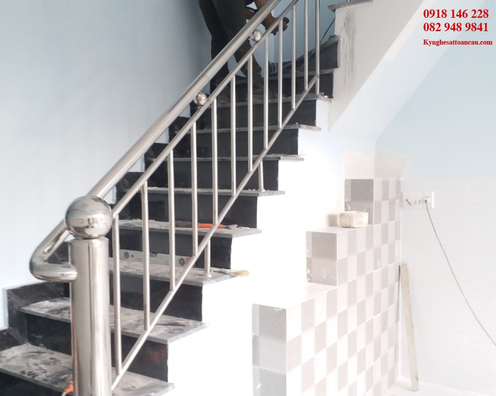 Cầu thang inox CT005