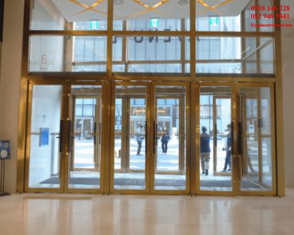 Cửa inox mạ vàng CC10