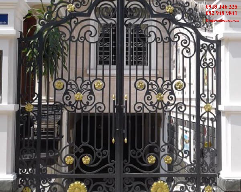 Cửa cổng sắt mỹ thuật CCS76