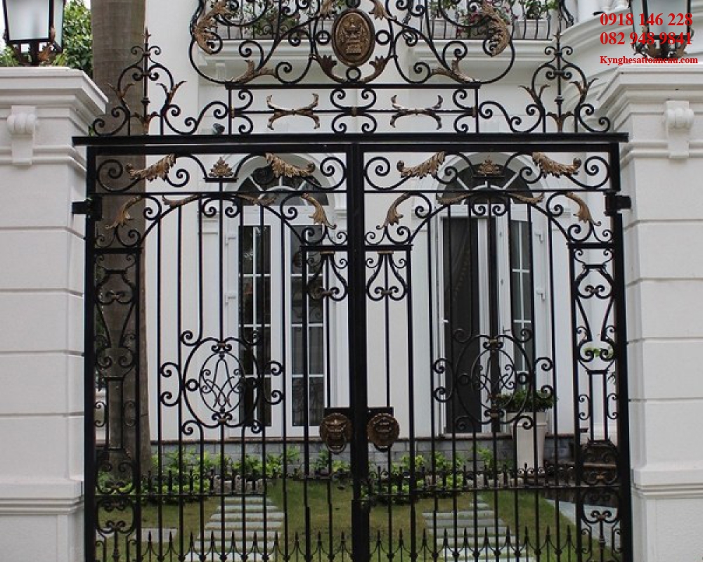 Cửa cổng sắt mỹ thuật CCS79