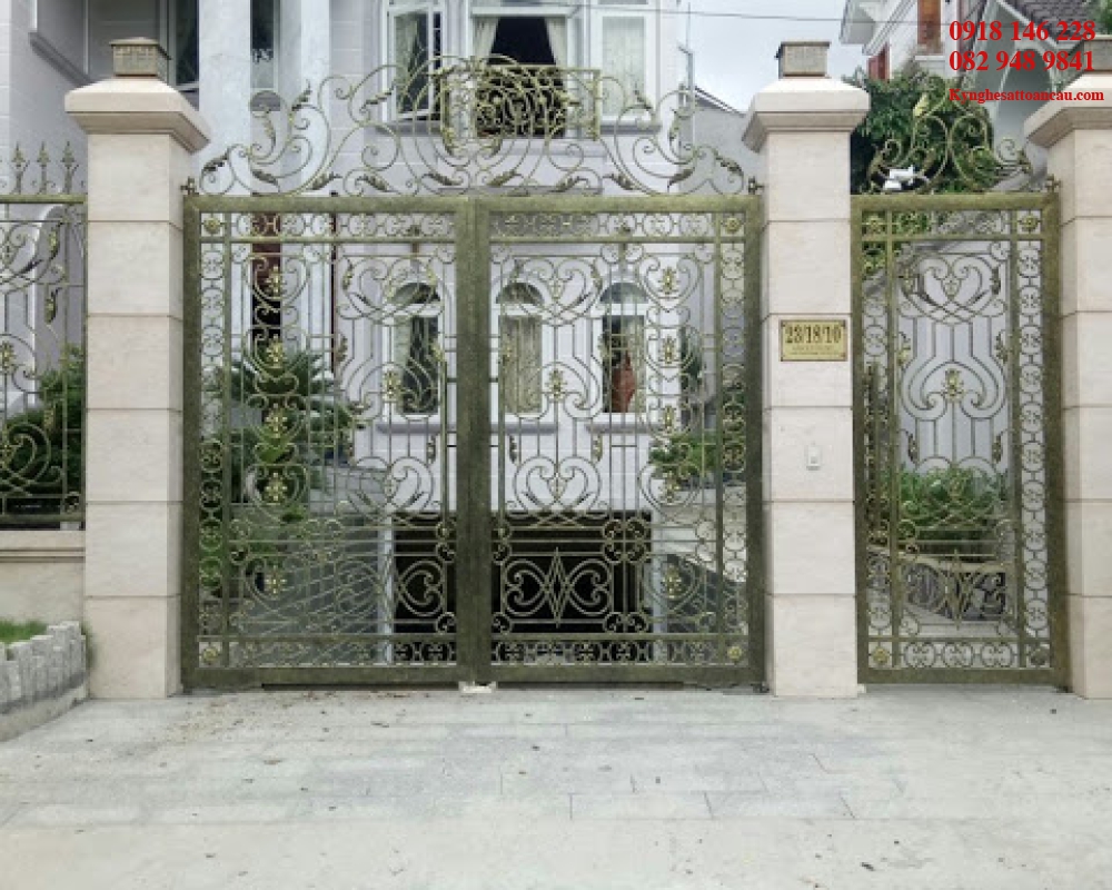 Cửa cổng sắt mỹ thuật CCS59
