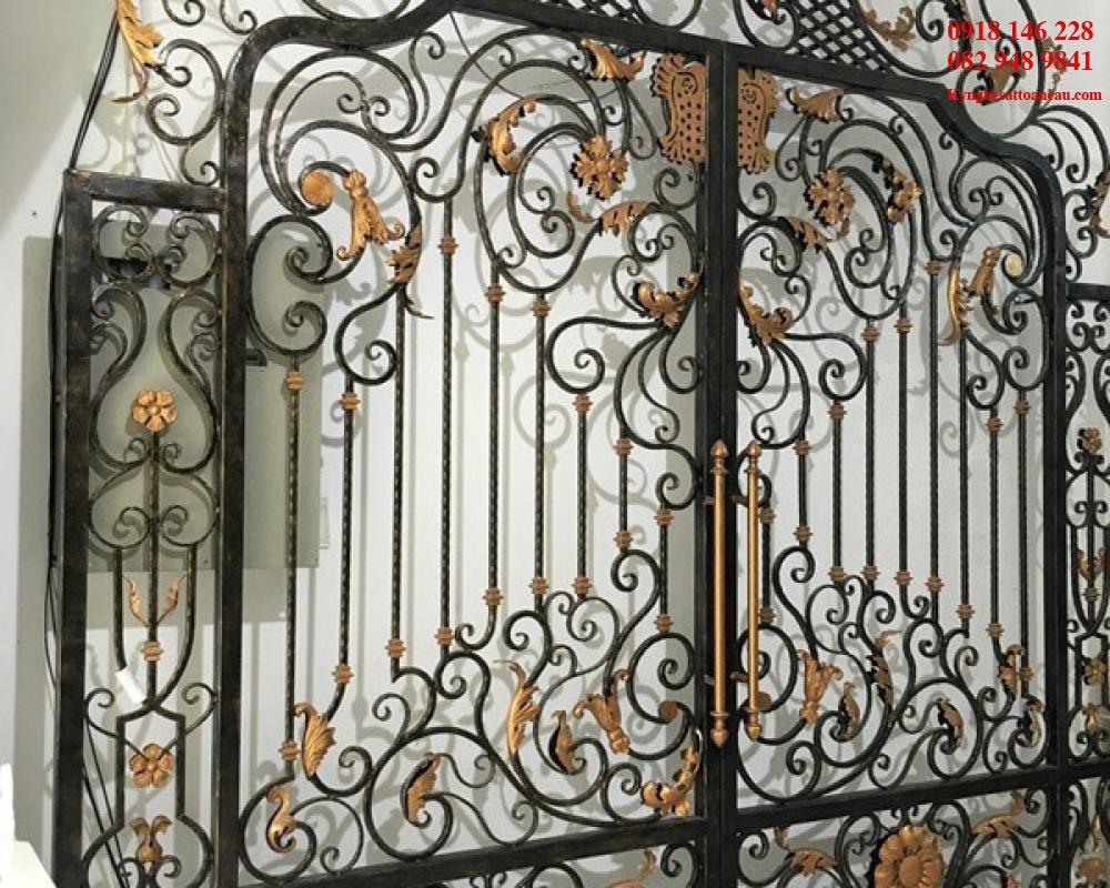 Cửa cổng sắt mỹ thuật CCS83