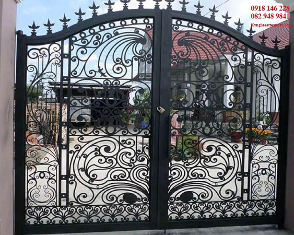Cửa cổng sắt mỹ thuật CCS84