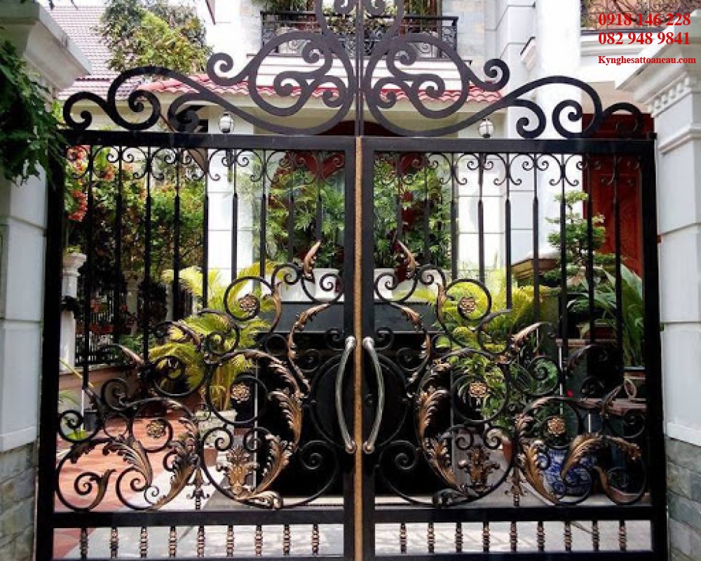 Cửa cổng sắt mỹ thuật CCS85