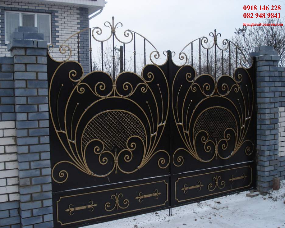 Cửa cổng sắt mỹ thuật CCS88