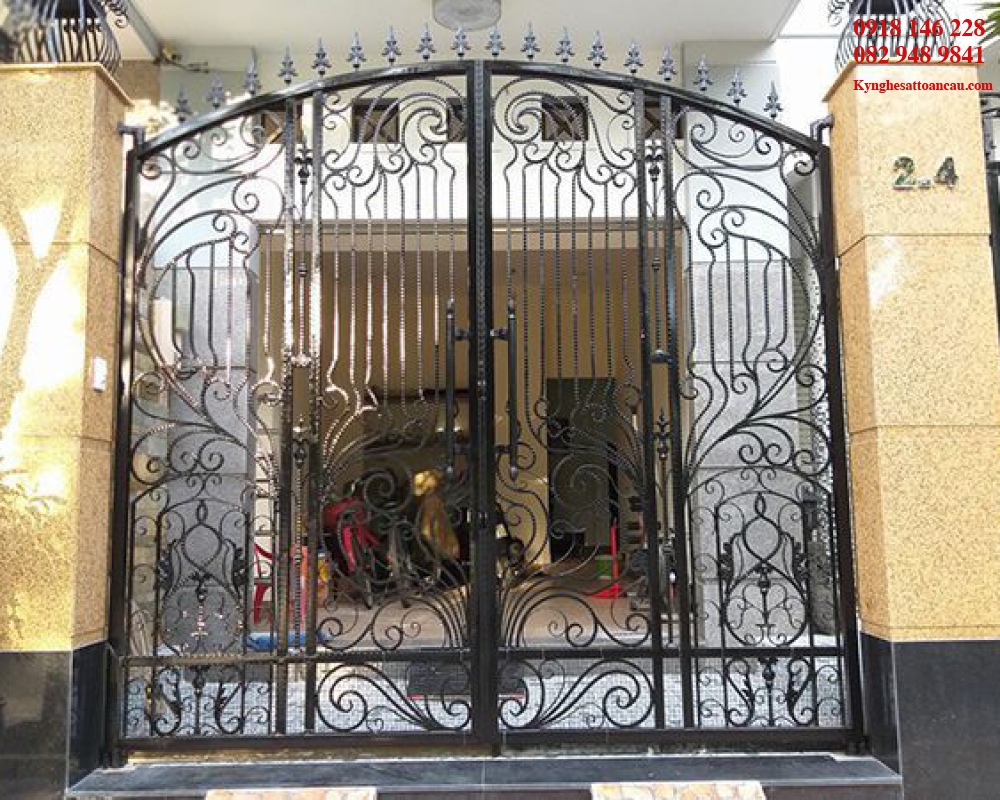 Cửa cổng sắt mỹ thuật CCS92