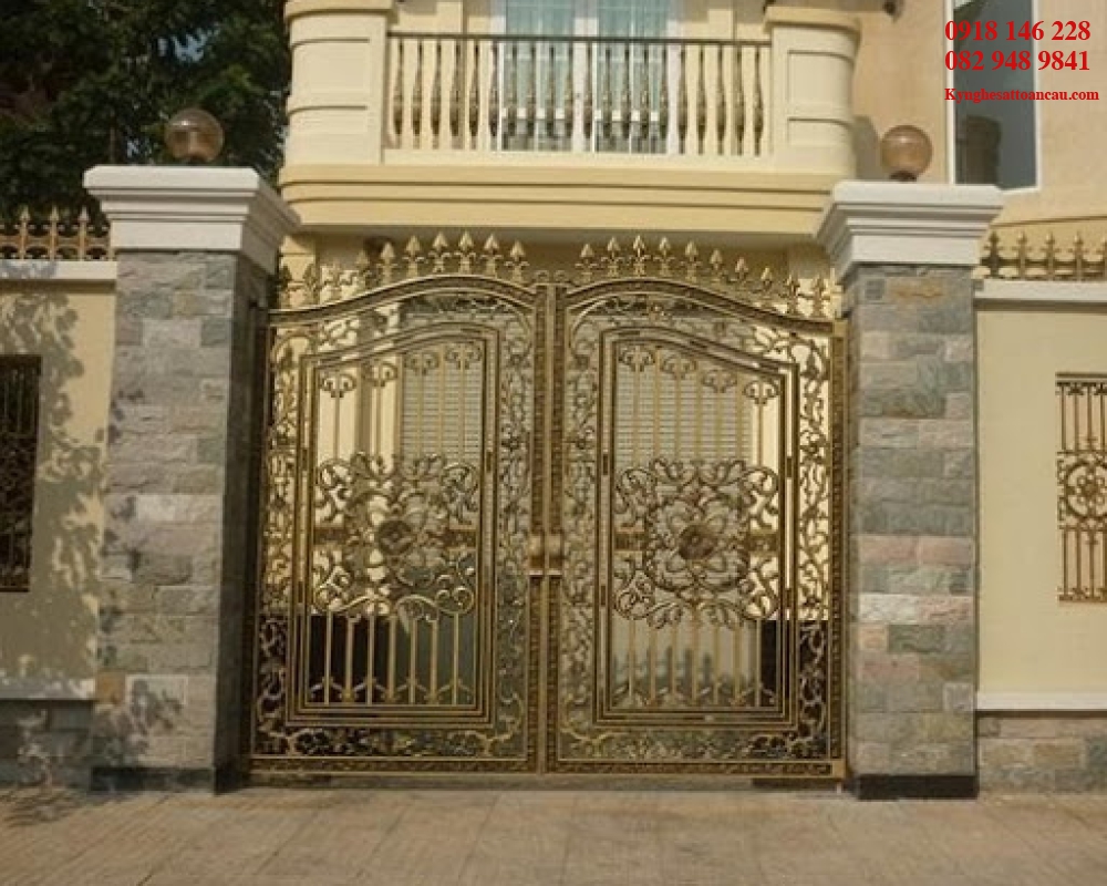 Cửa nhôm đúc đẹp C51