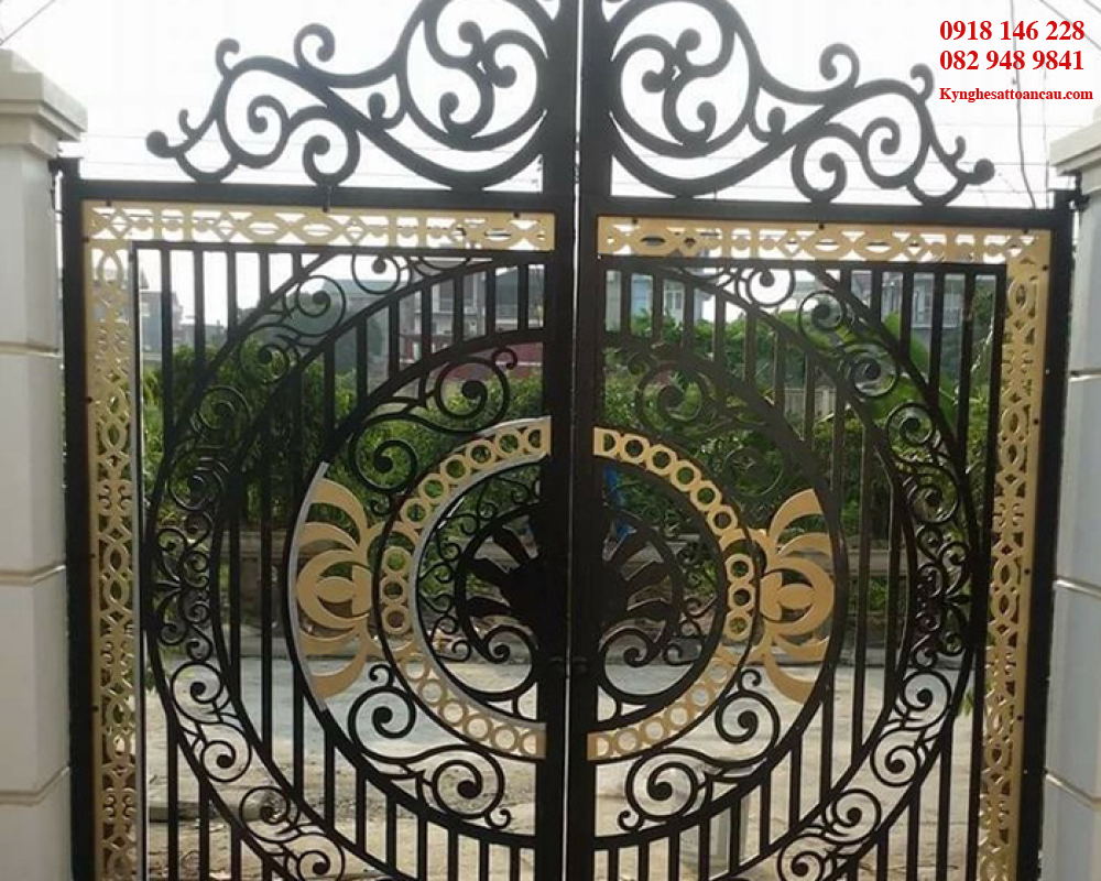 Cửa cổng sắt mỹ thuật CCS95