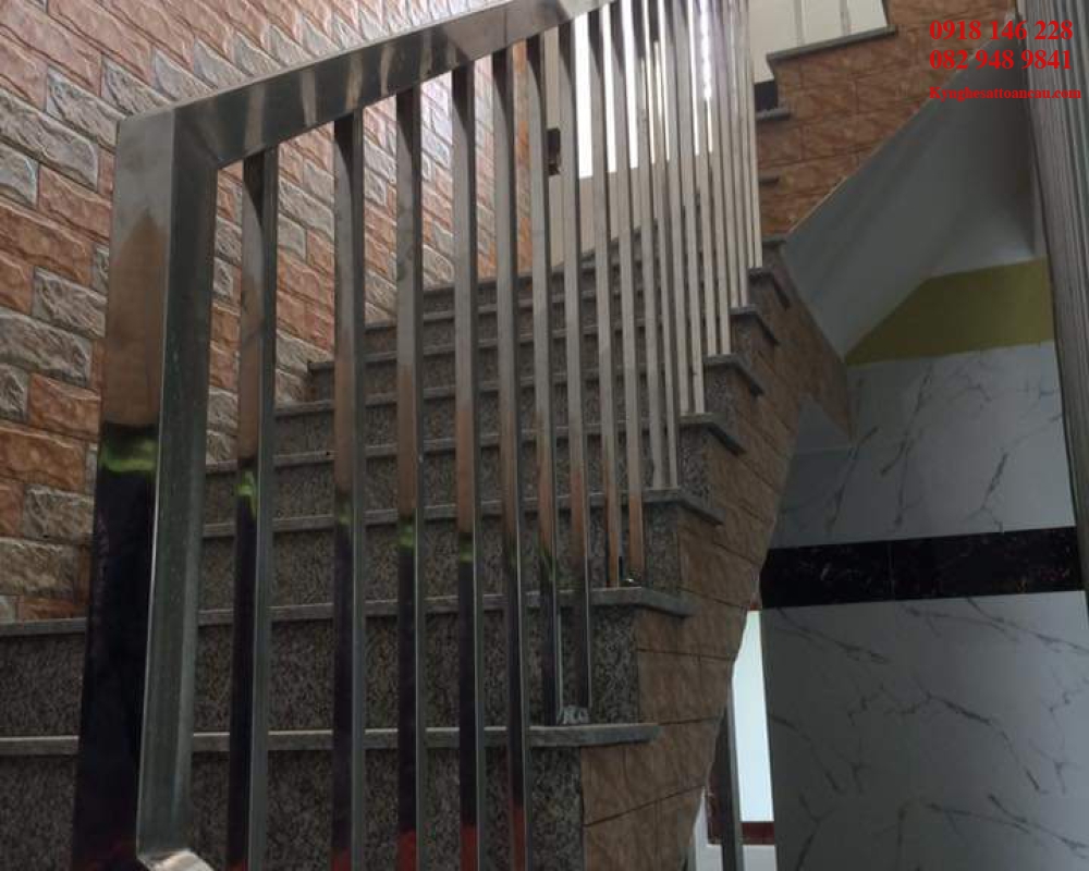 Cầu thang inox CT002