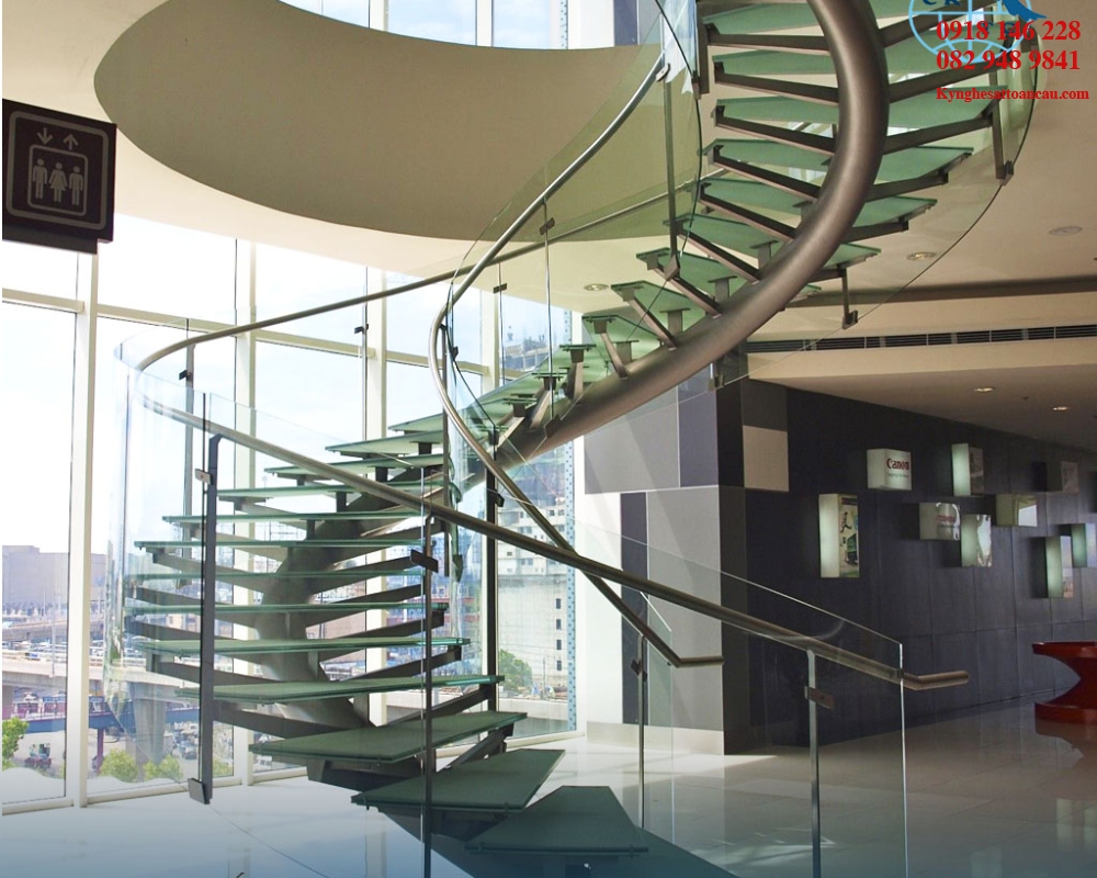 Cầu thang xoắn CTX33