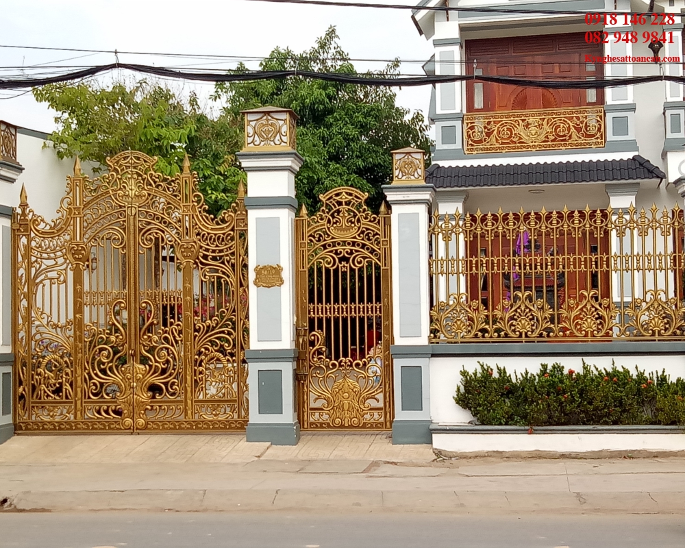 Cửa cổng nhôm đúc đẹp CN16