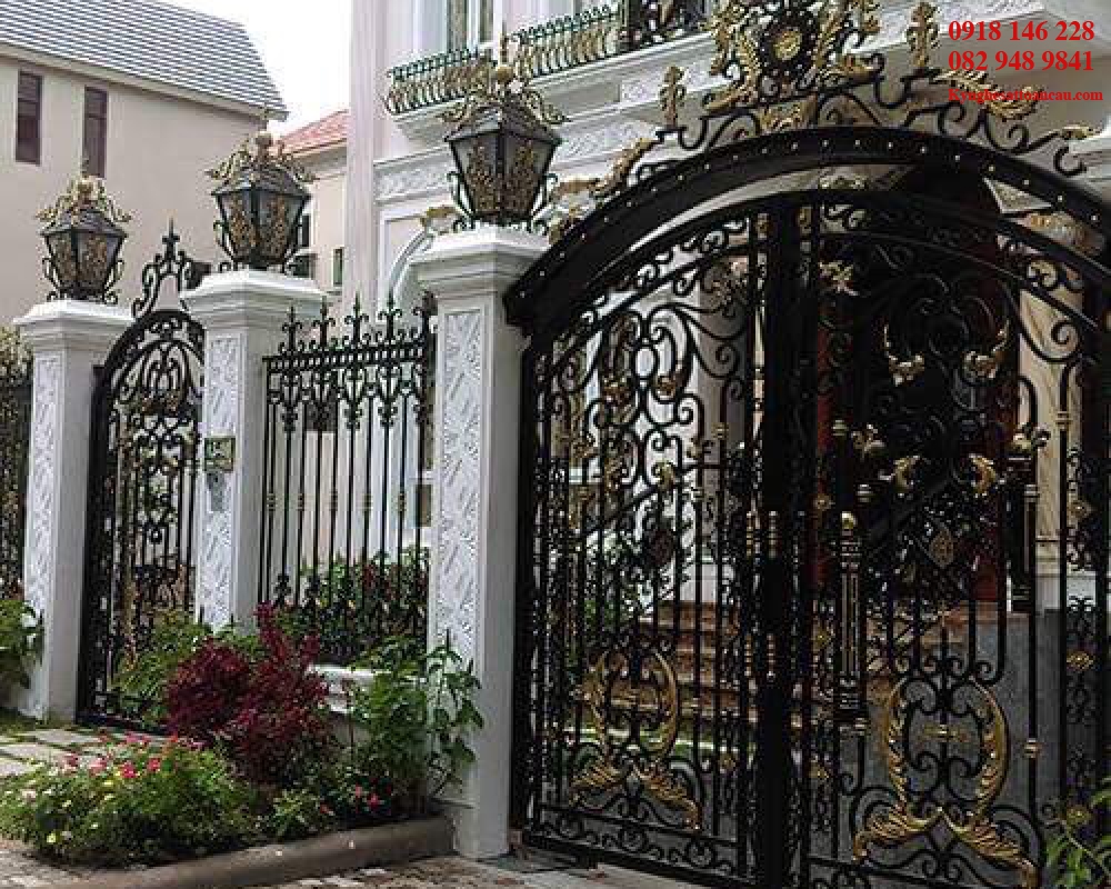 Cửa cổng sắt mỹ thuật CCS100