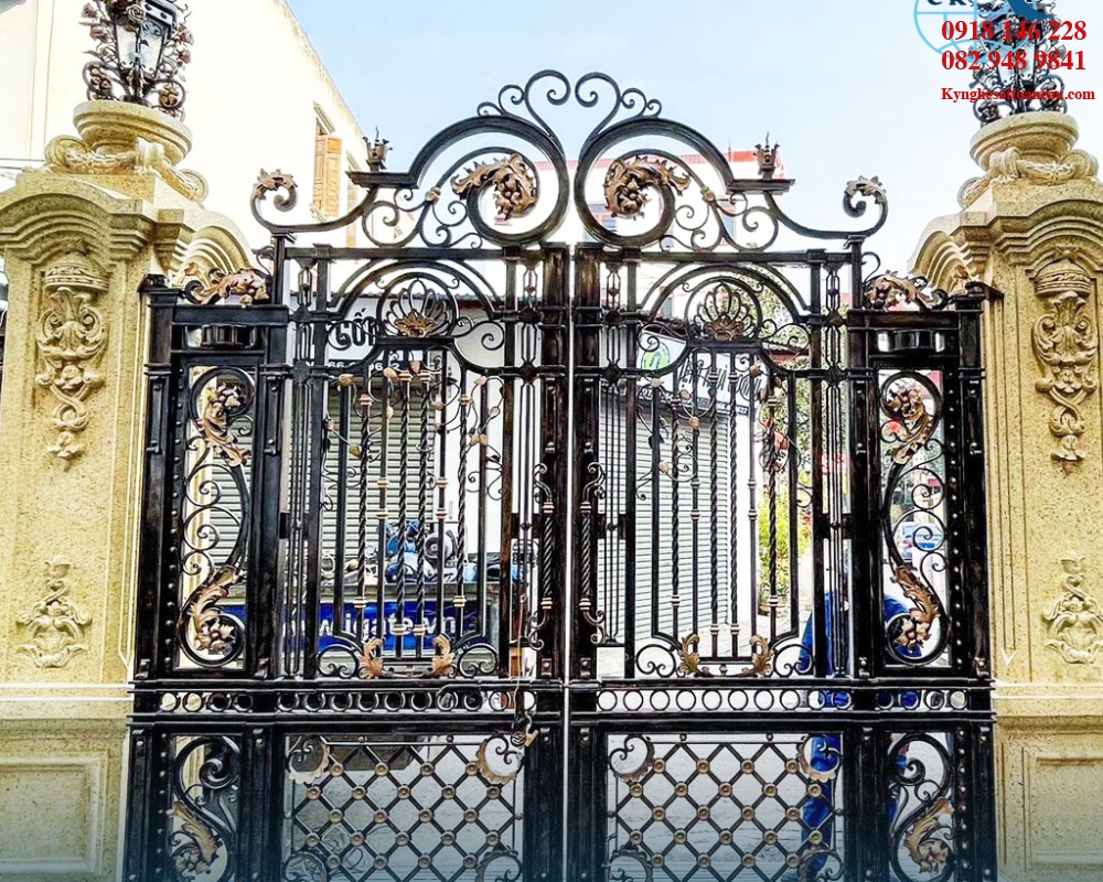 Cửa cổng sắt mỹ thuật CCS118