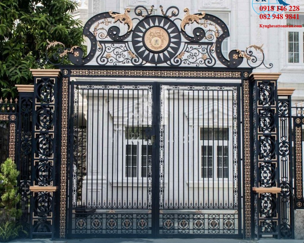 Cửa cổng sắt mỹ thuật CCS112