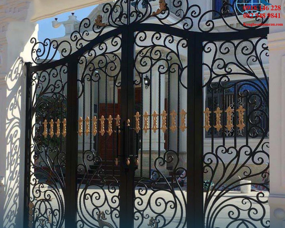Cửa cổng sắt mỹ thuật CCS122