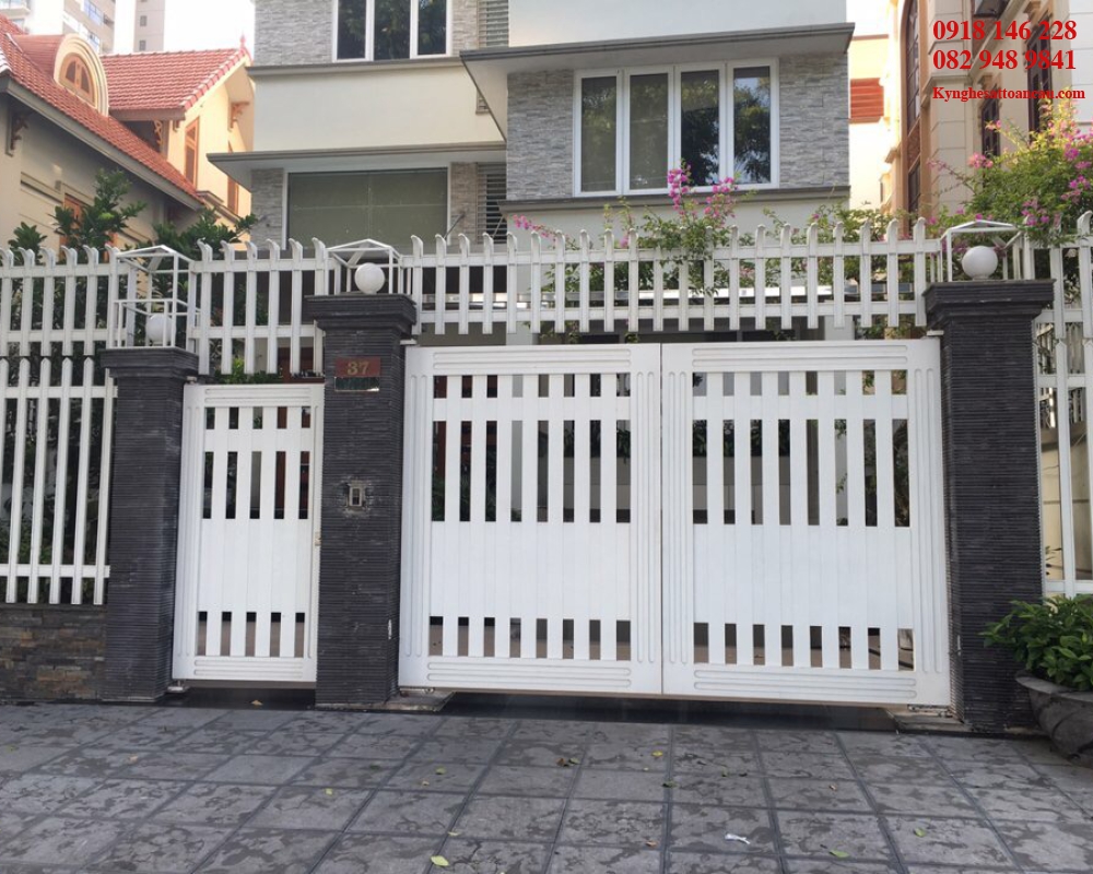 Cửa cổng sắt mỹ thuật CCS16