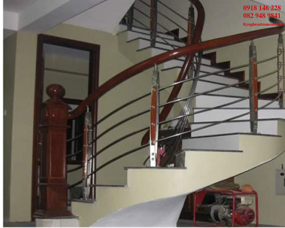 Cầu thang inox CTI09