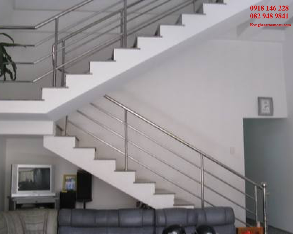 Cầu thang inox CTI13