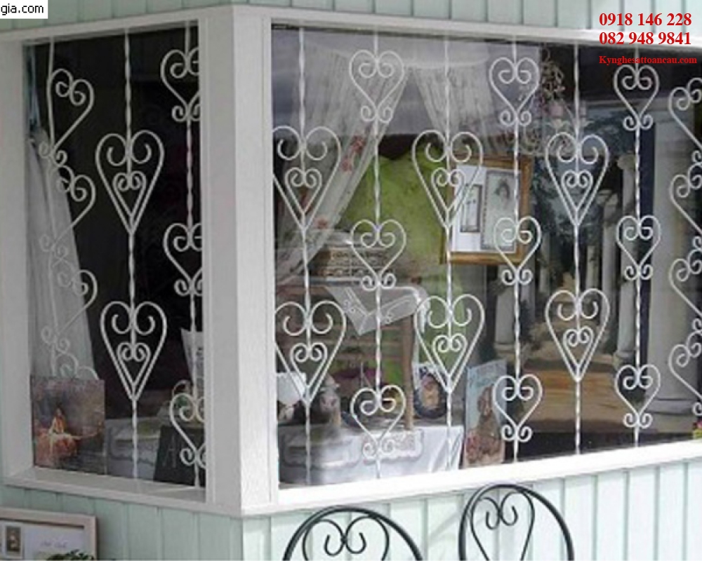 KHUNG BẢO VỆ CỬA SỔ B01