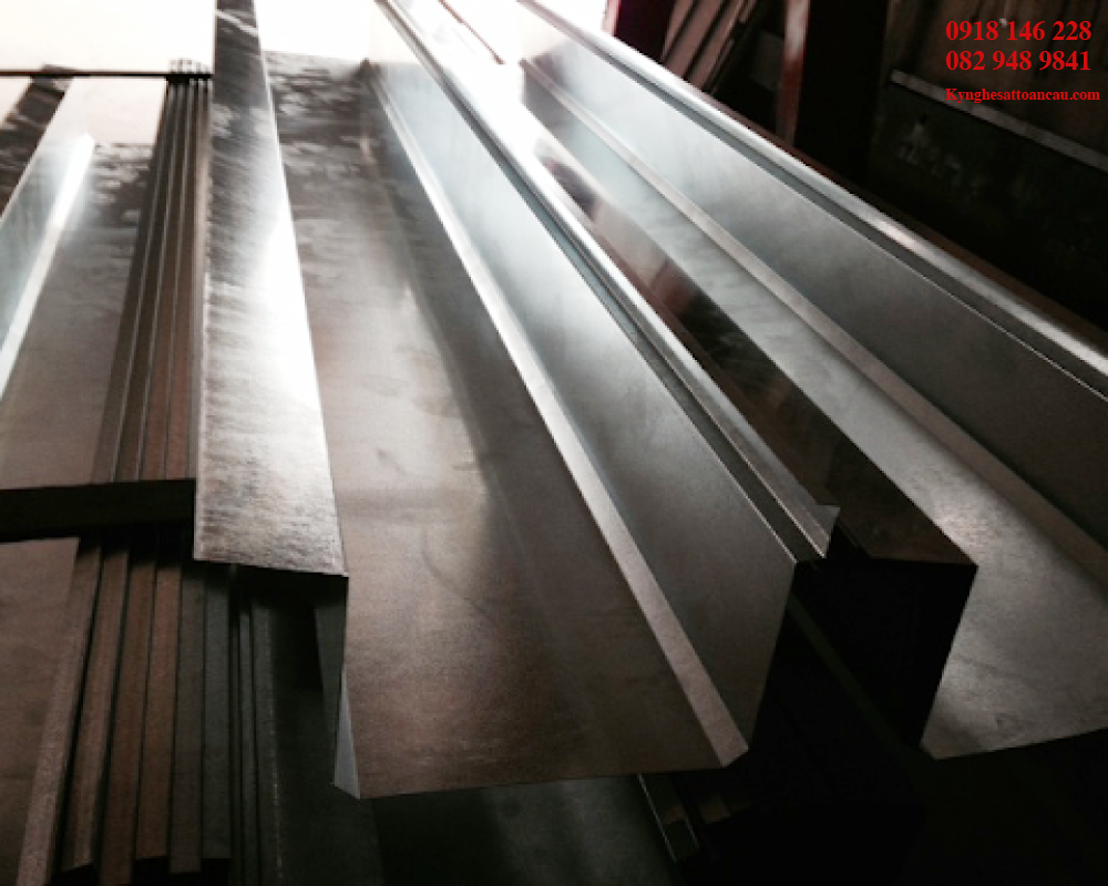 MÁNG XỐI NHÀ Ở MO20