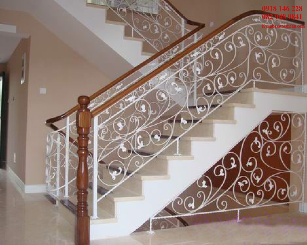 Cầu thang sắt mỹ thuật 681H