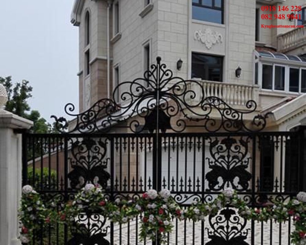 Cửa cổng sắt mỹ thuật CCS50