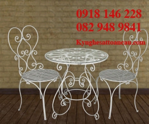 BÀN GHẾ SẮT MỸ THUẬT hk03