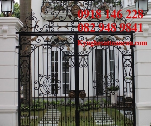 Cửa cổng sắt mỹ thuật CCS97