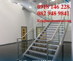 Cầu thang inox CTI07