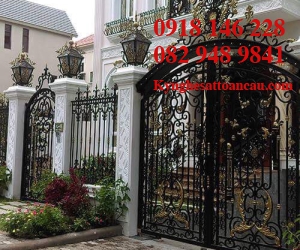 Cửa cổng sắt mỹ thuật CCS100