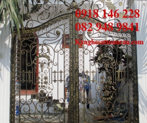 Cửa cổng sắt mỹ thuật CCS108