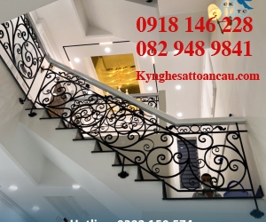 Cầu thang sắt mỹ thuật CTS04