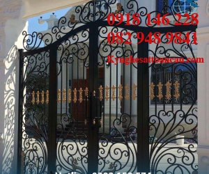 Cửa cổng sắt mỹ thuật CCS122