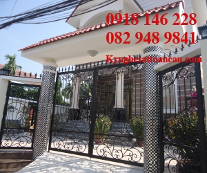 Cửa cổng sắt mỹ thuật CCS24