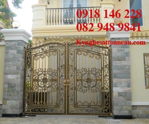 Cửa cổng nhôm đúc CN013