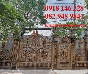 Cửa cổng nhôm đúc CCN102